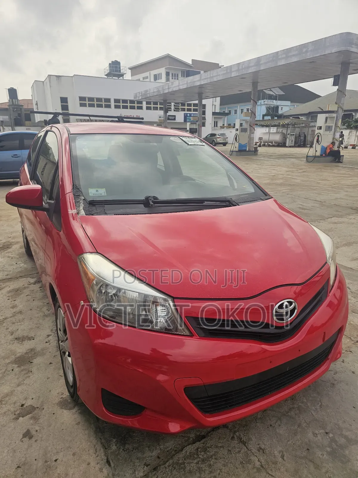 Toyota Yaris Base Hatchback 3dr 2011 Red