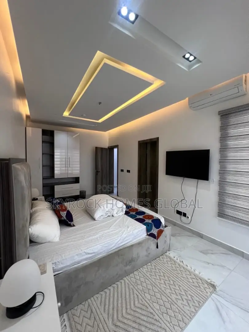 Furnished 3bdrm Apartment in Banana Island for rent