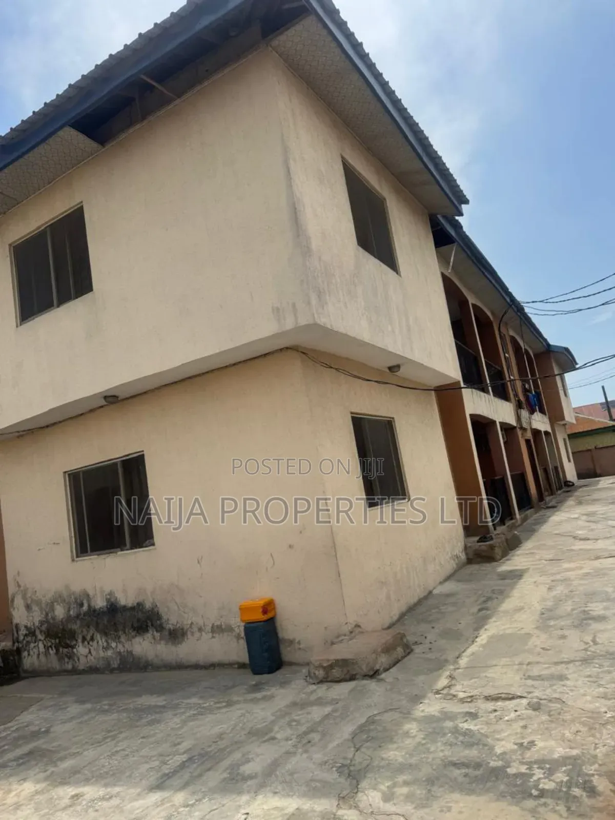 3bdrm Block of Flats in Lakowe for sale