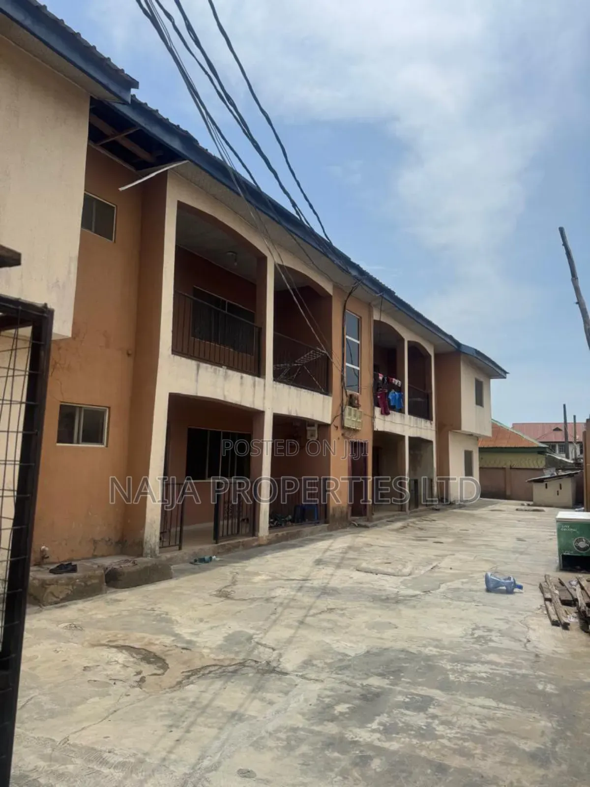 3bdrm Block of Flats in Lakowe for sale