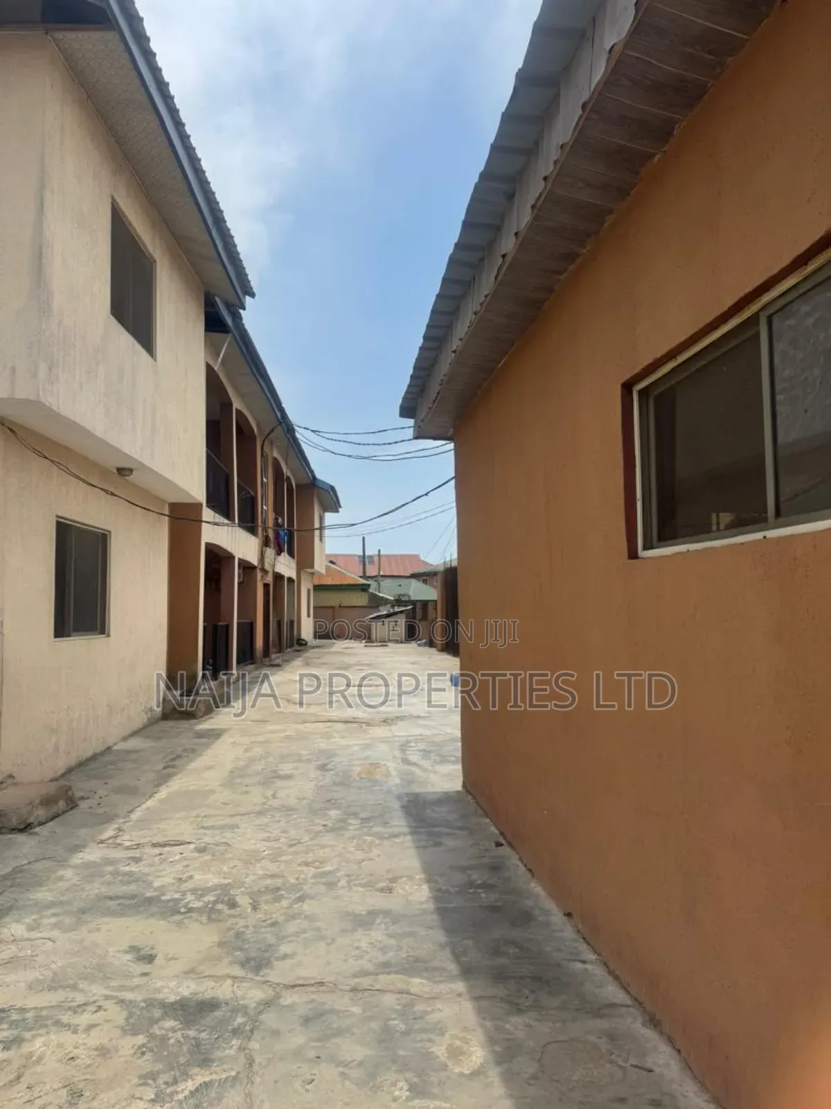 3bdrm Block of Flats in Lakowe for sale