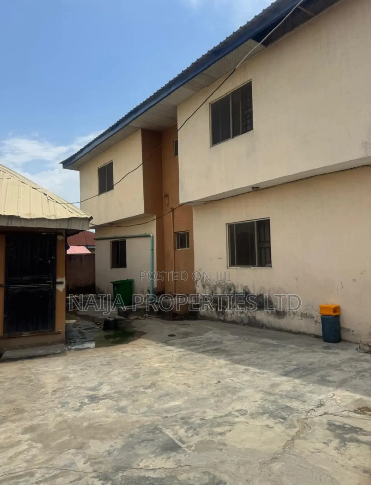 3bdrm Block of Flats in Lakowe for sale