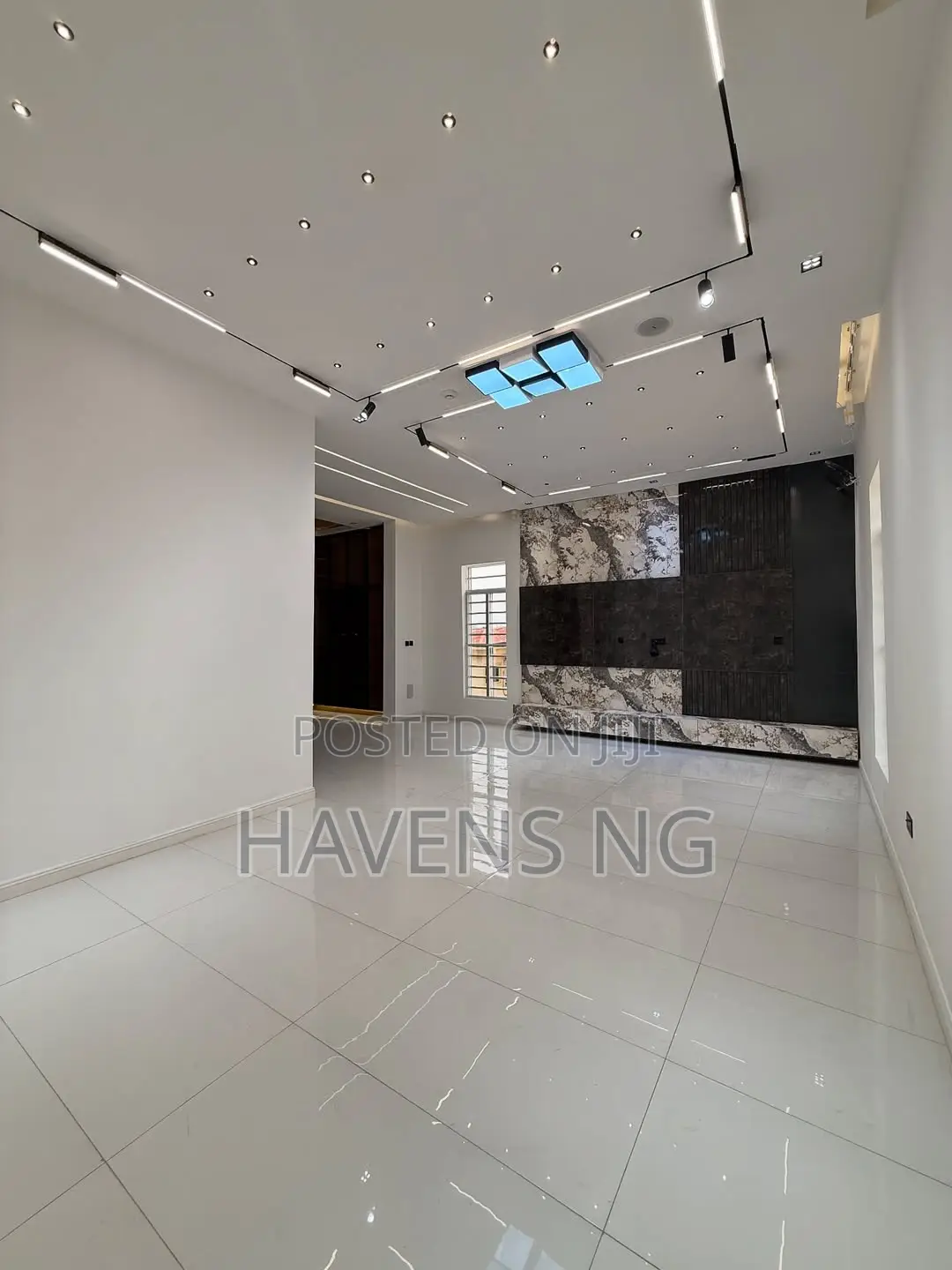 5bdrm Duplex in Lekki Phase 1 for sale