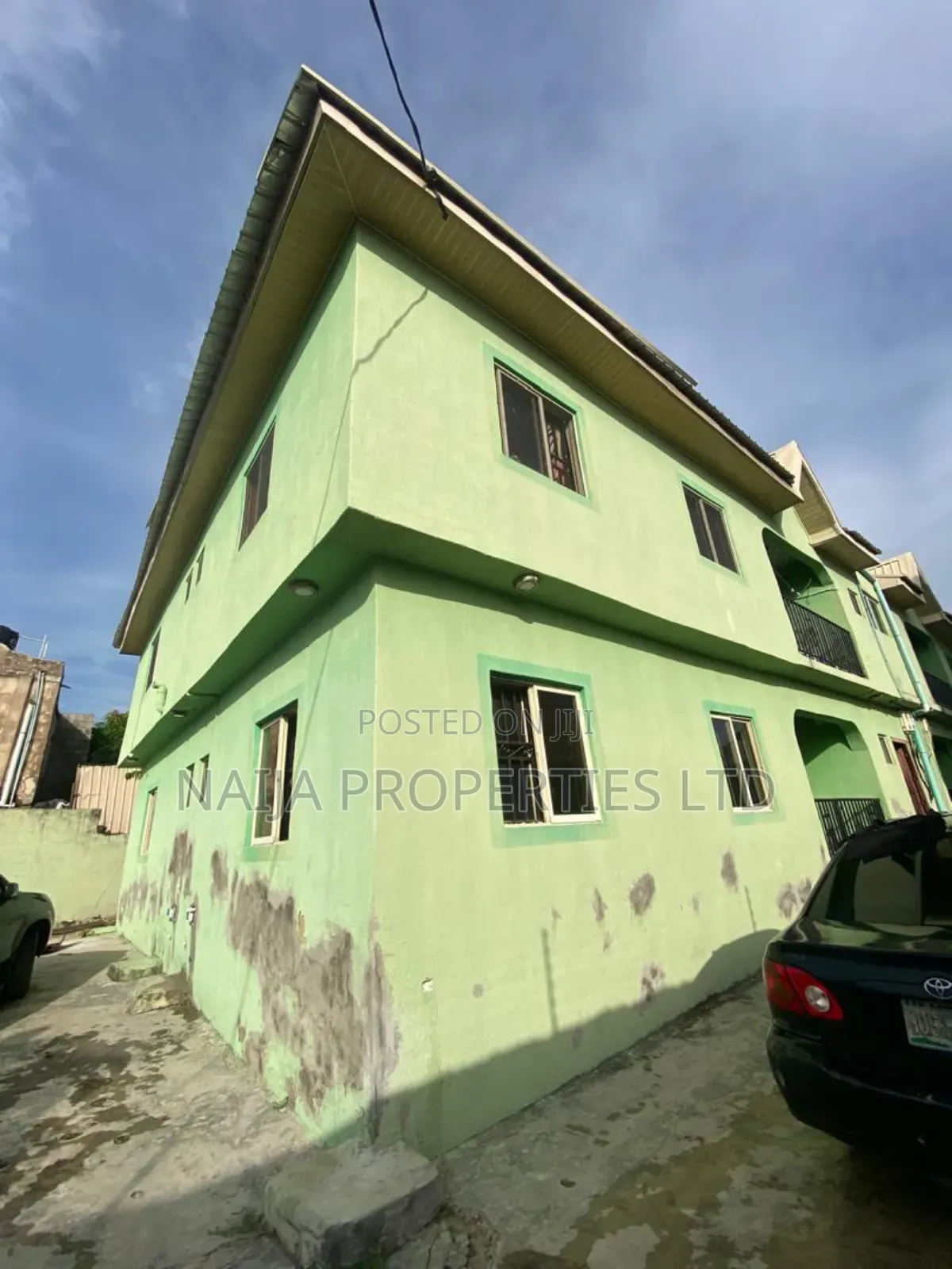 3bdrm Block of Flats in Lakowe for sale