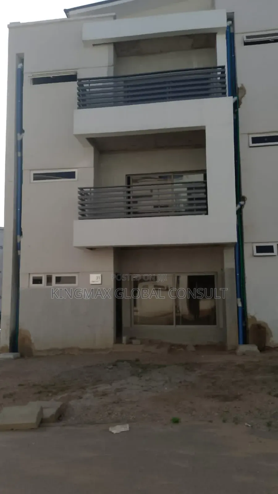 4bdrm Duplex in Life Camp for sale