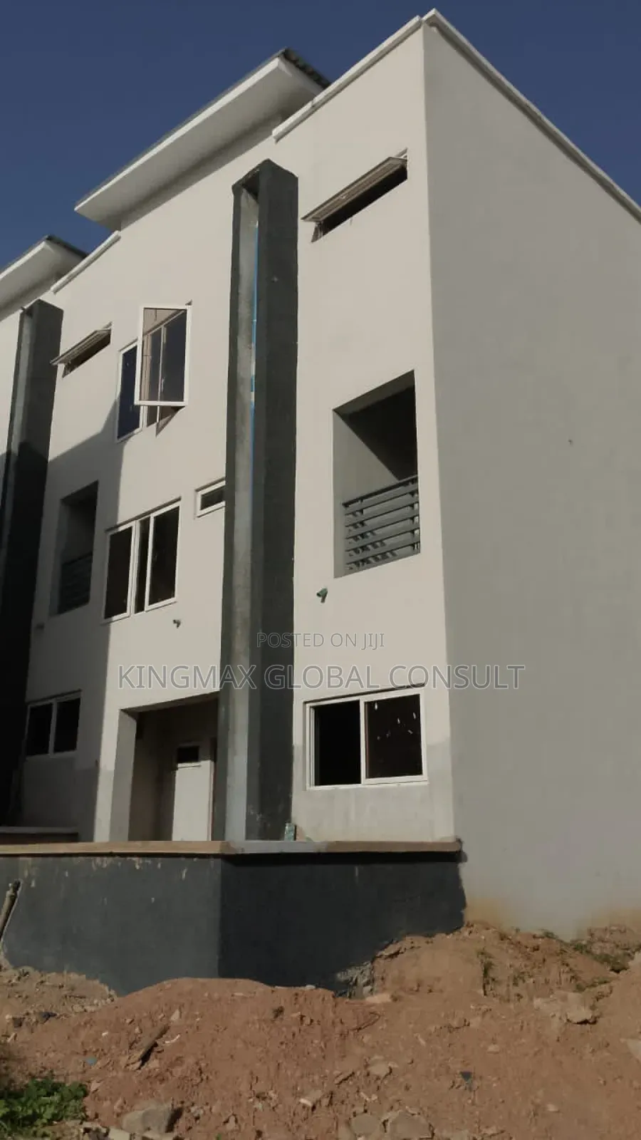 4bdrm Duplex in Life Camp for sale