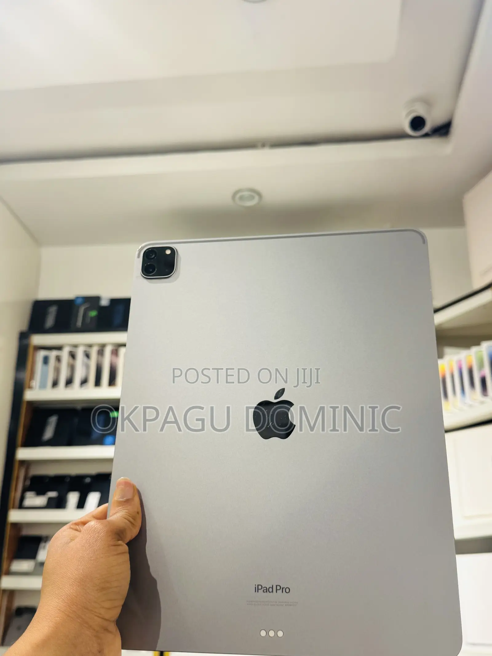 Apple iPad Pro (2022) 256 GB Gray