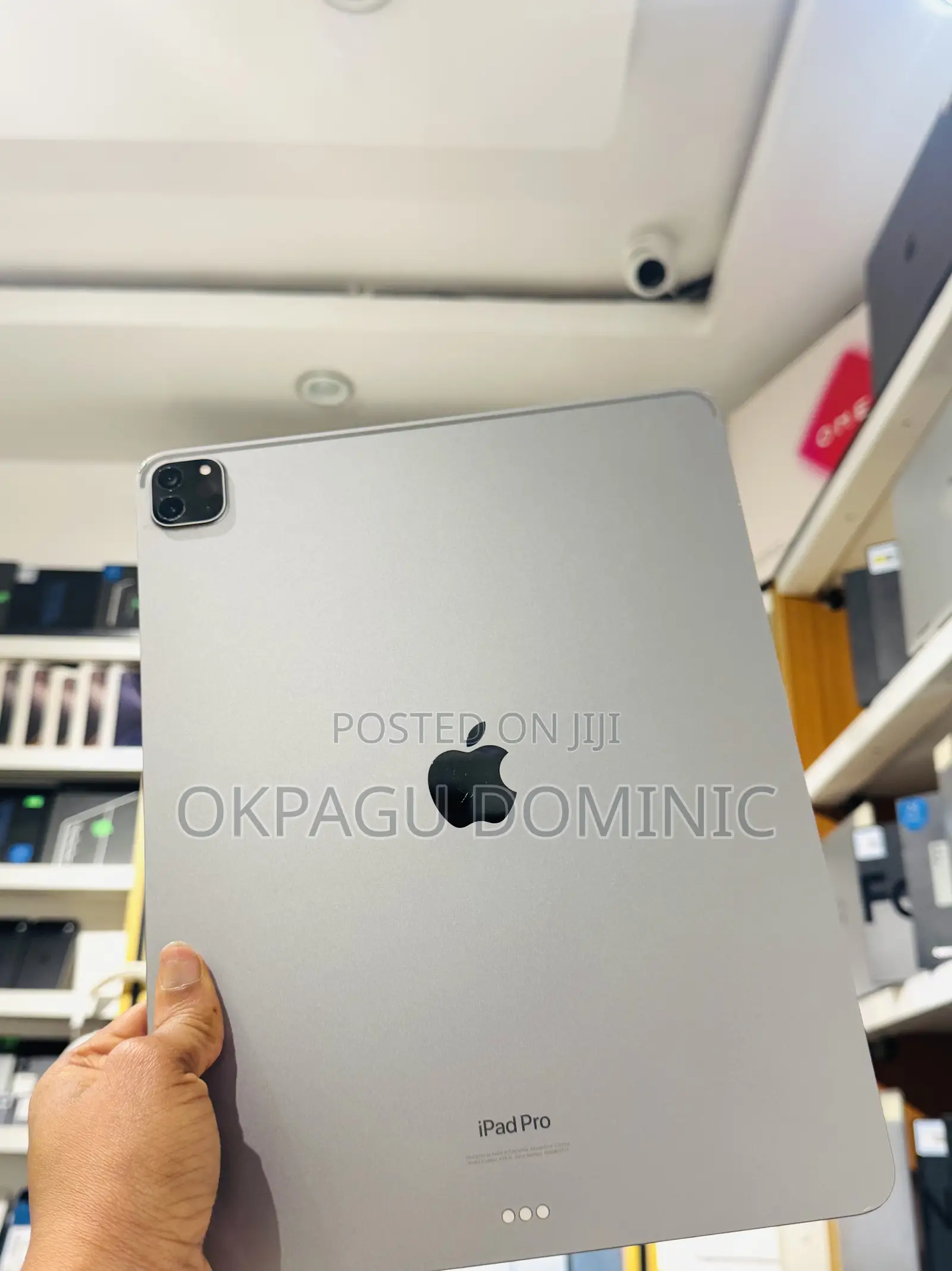 Apple iPad Pro (2022) 256 GB Gray