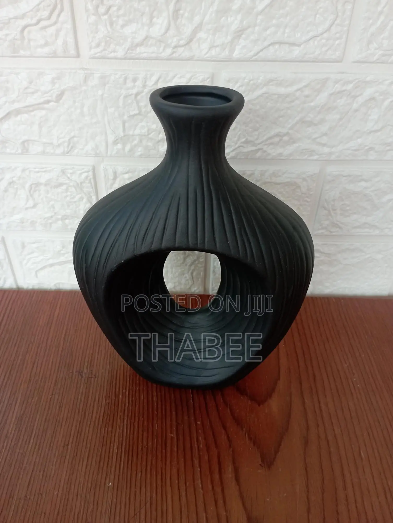 Black Nordic O Ring Gourd Vase