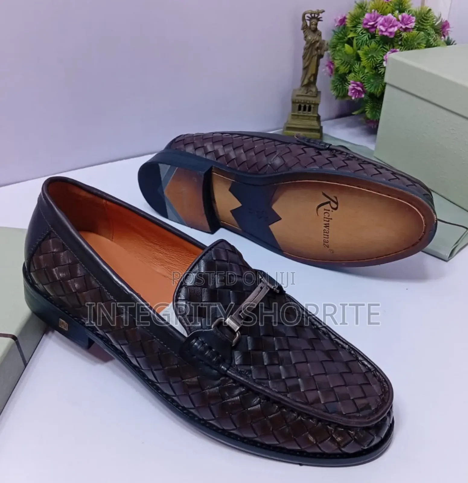 Rishwanaz Men Loafers