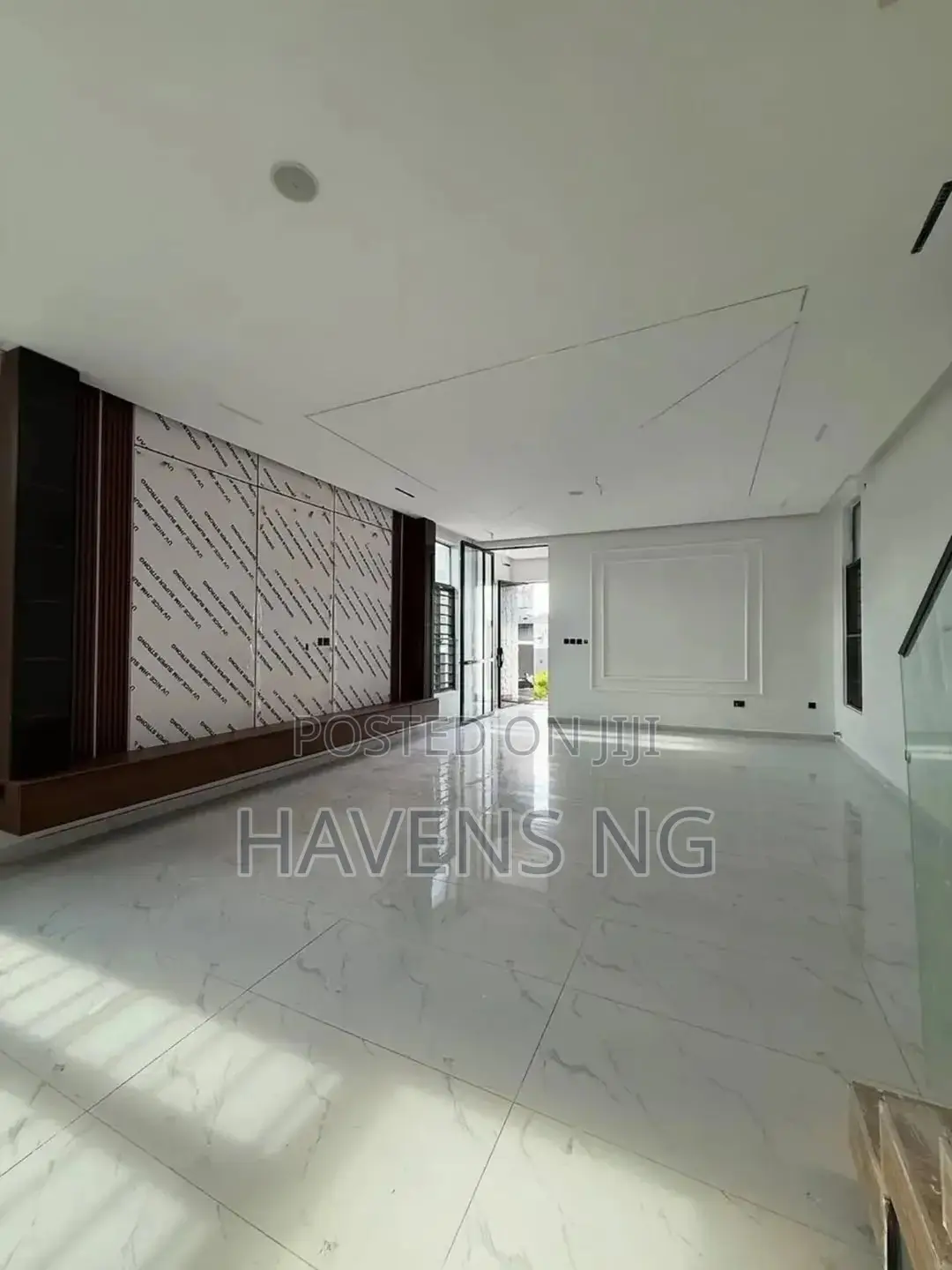 5bdrm Duplex in Lekki Phase 1 for sale