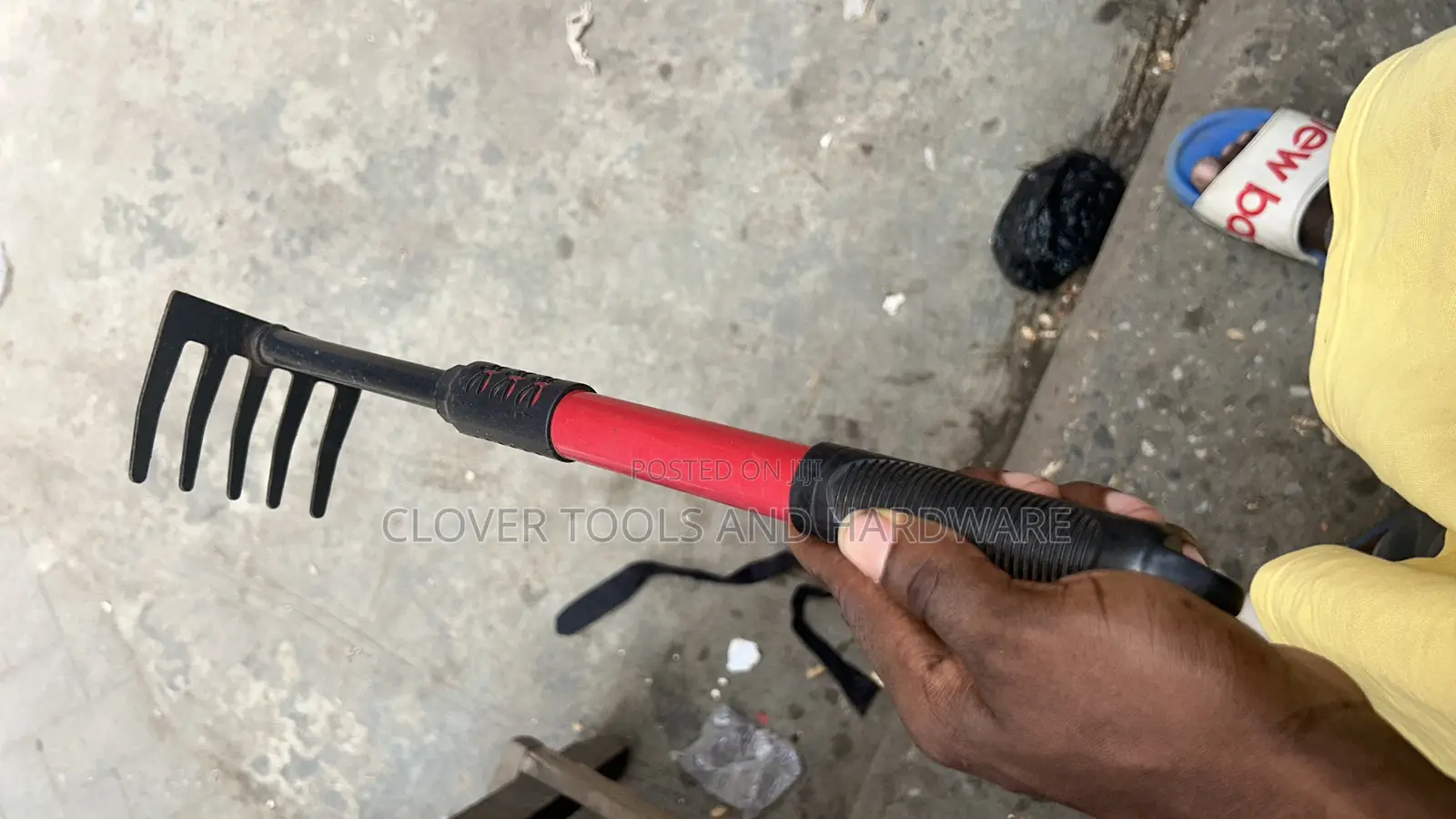 Heavy Duty Hand Rake Cultivator Tiller Tool for Gardening