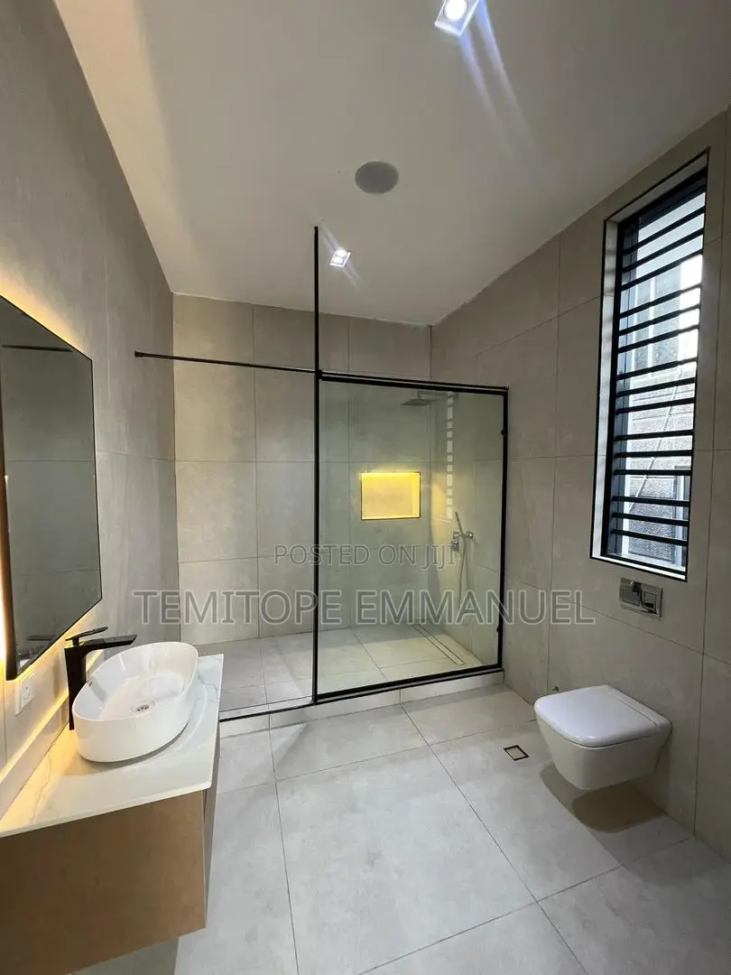 Furnished 5bdrm Duplex in Lekki Phase 1 for sale