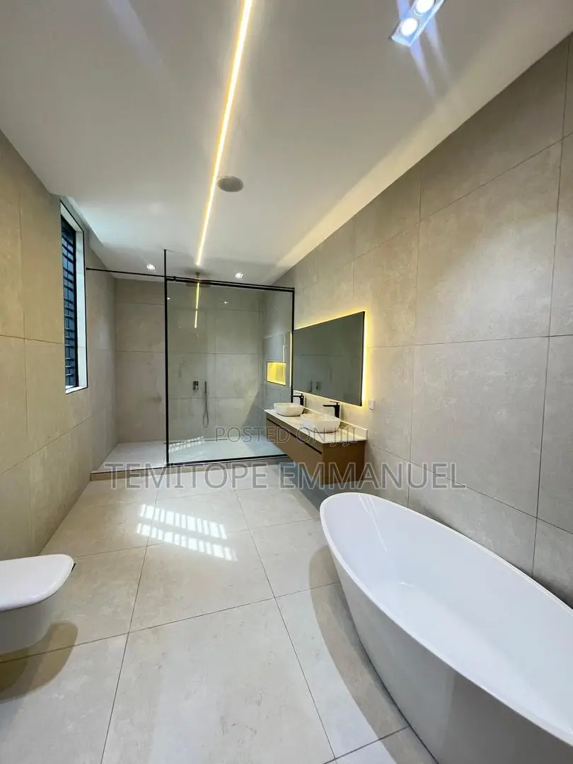 Furnished 5bdrm Duplex in Lekki Phase 1 for sale