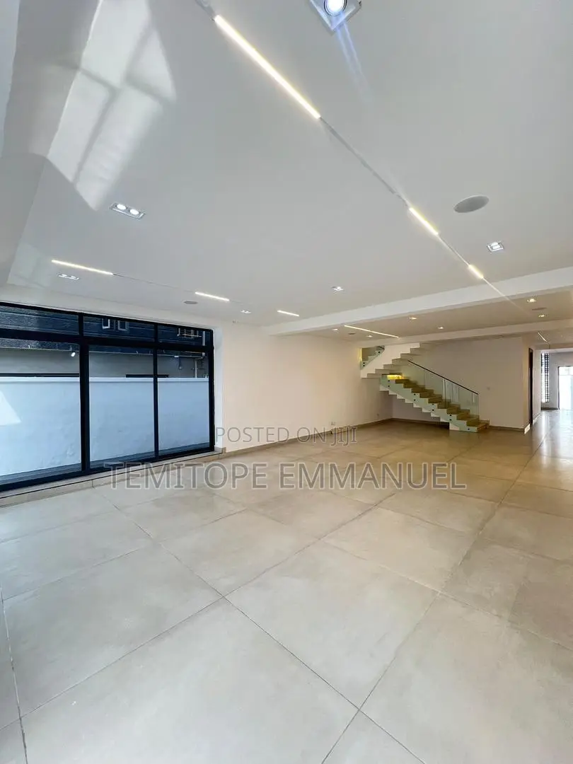 Furnished 5bdrm Duplex in Lekki Phase 1 for sale