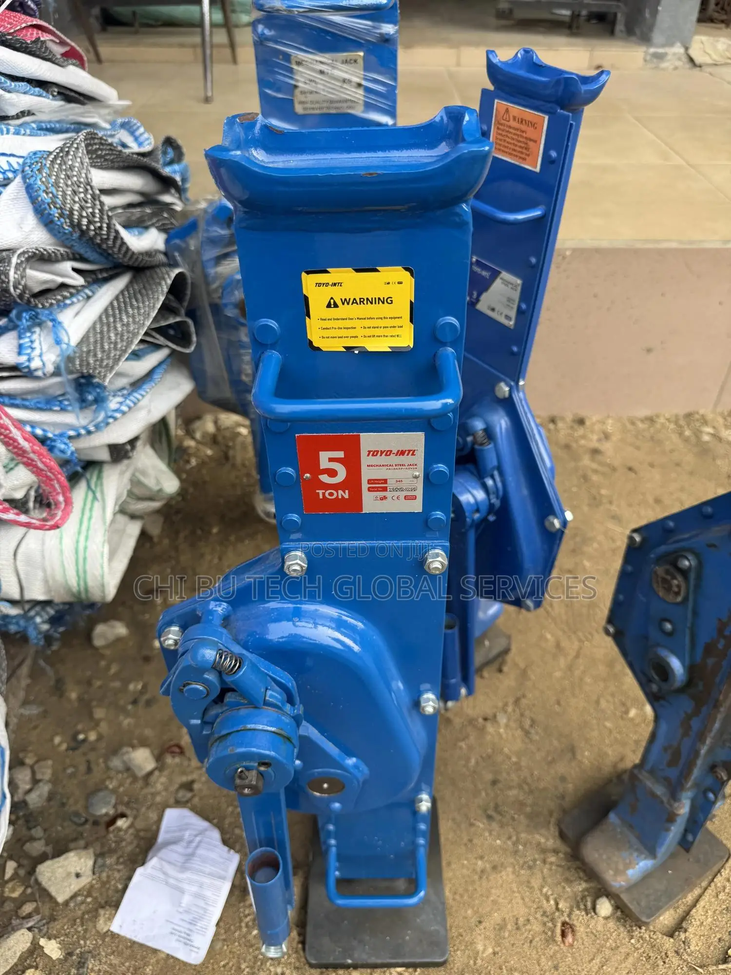Toyo Mechanical Jack Also Known as Monkey Jack