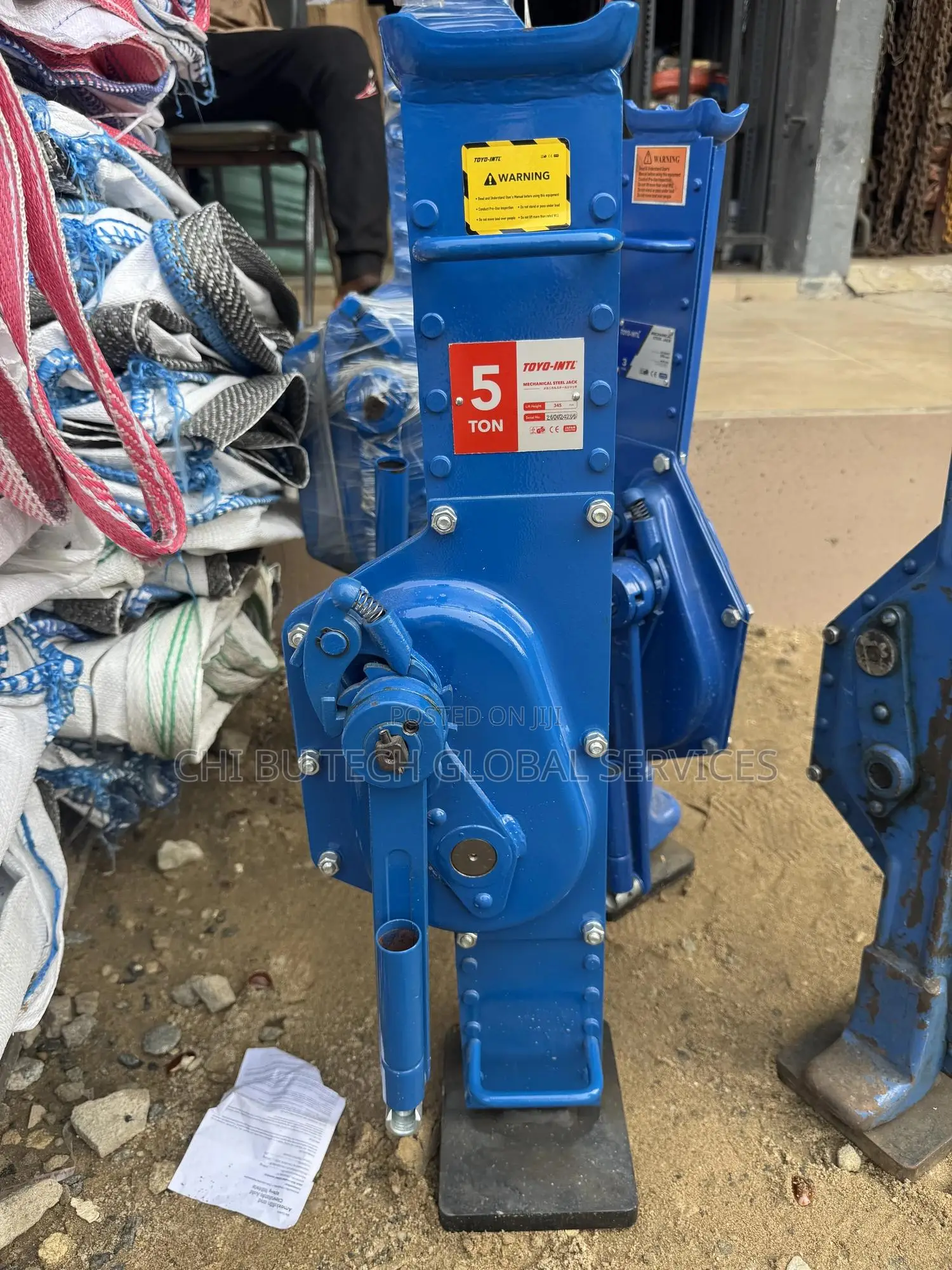 Toyo Mechanical Jack Also Known as Monkey Jack