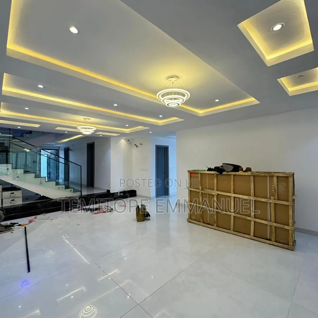 Furnished 5bdrm Duplex in Gbagada for sale