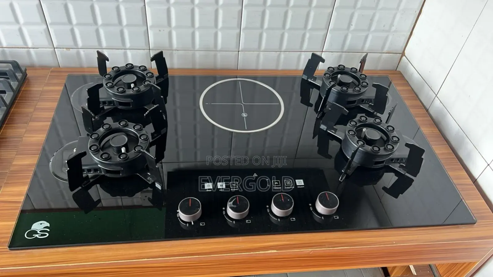 4 Gas And 1 Electric Cooker With Automatic Ignition