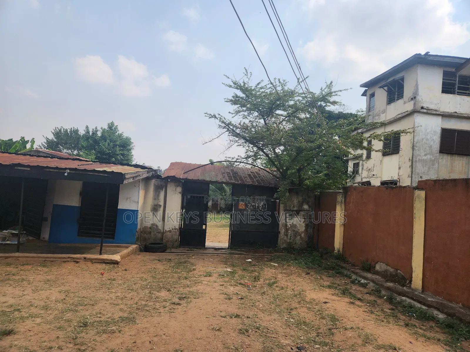 3bdrm Apartment in Felele Straight, CHallenge / Ibadan for sale