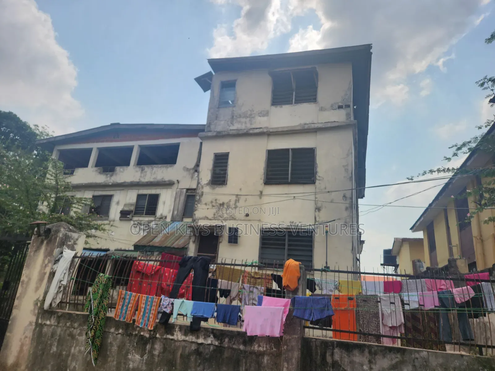 3bdrm Apartment in Felele Straight, CHallenge / Ibadan for sale