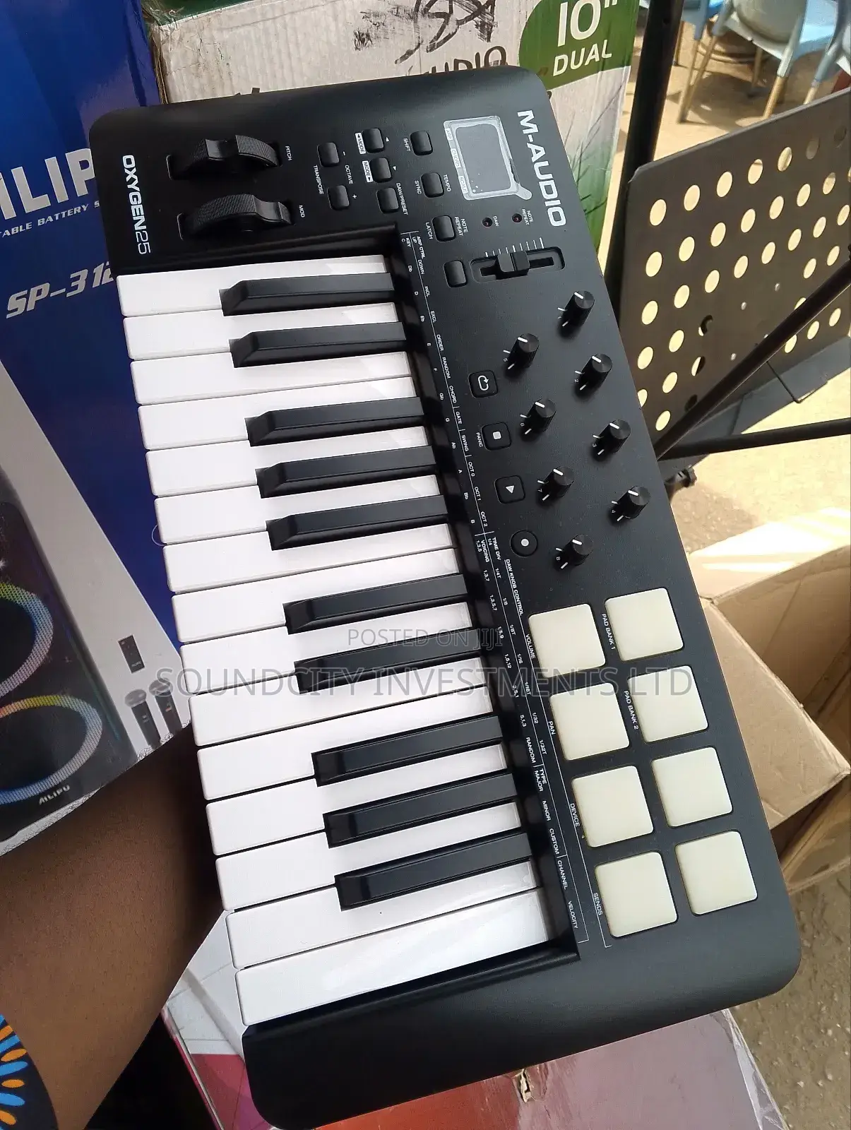 Few Months Neatly Used M-Audio Oxygen 25 Midi Controller.