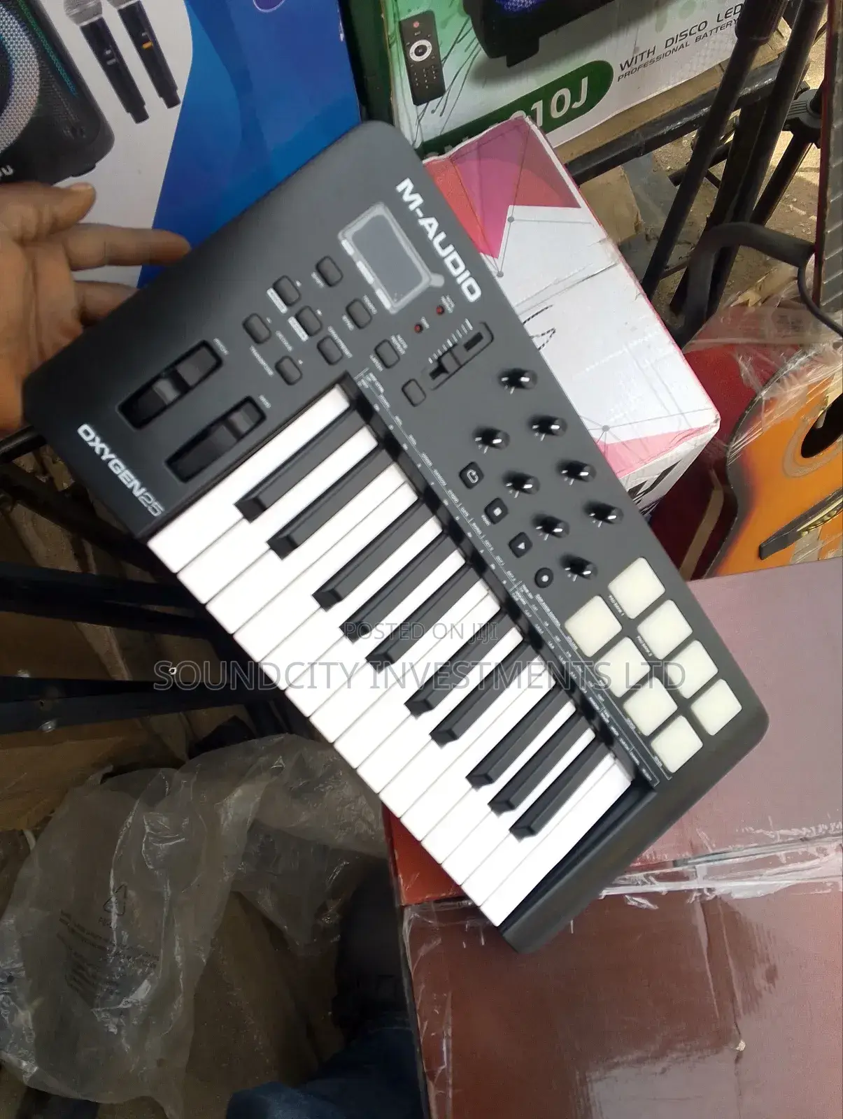 Few Months Neatly Used M-Audio Oxygen 25 Midi Controller.