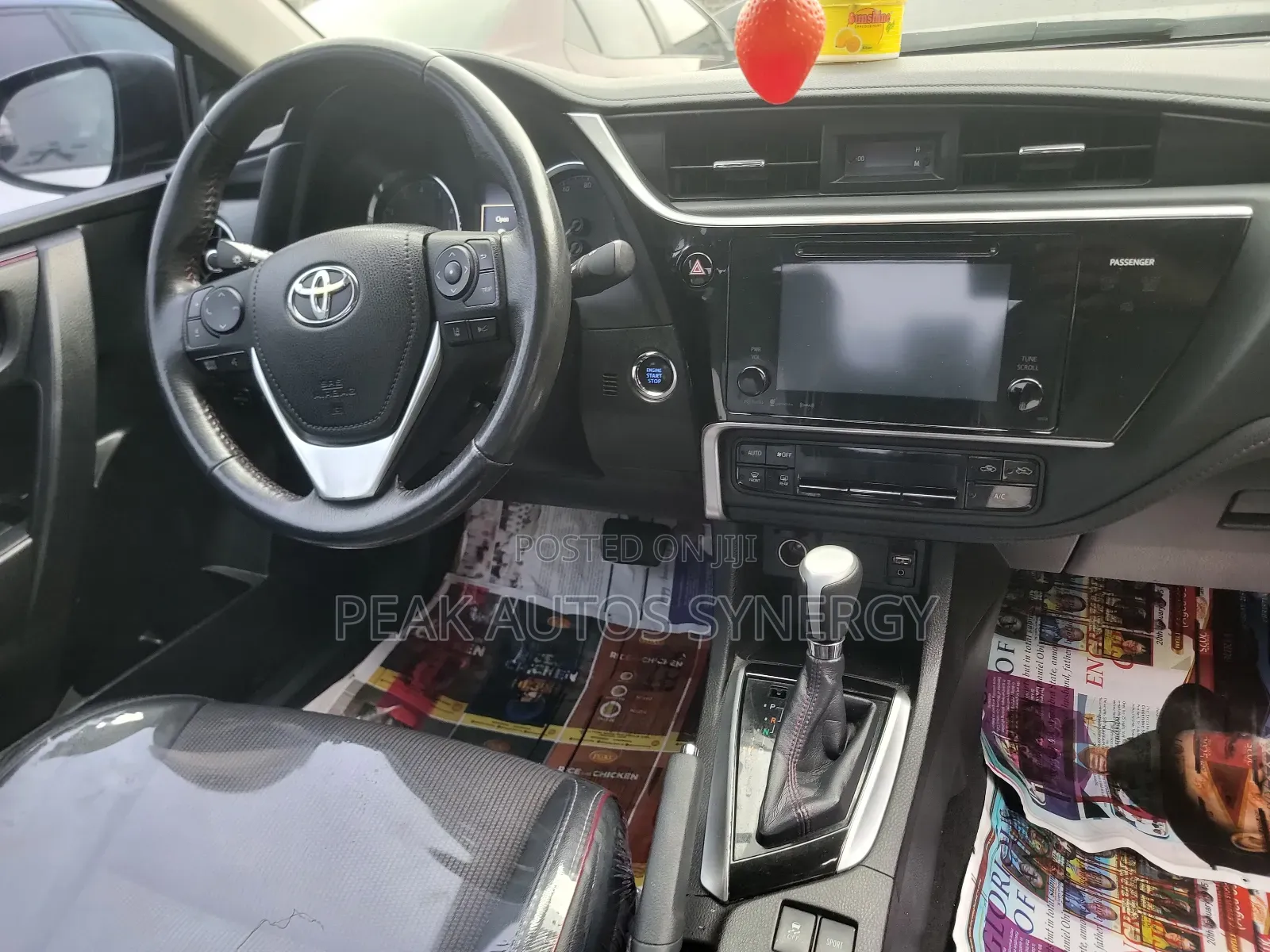 Toyota Corolla SE (1.8L 4cyl 6M) 2018 Burgundy