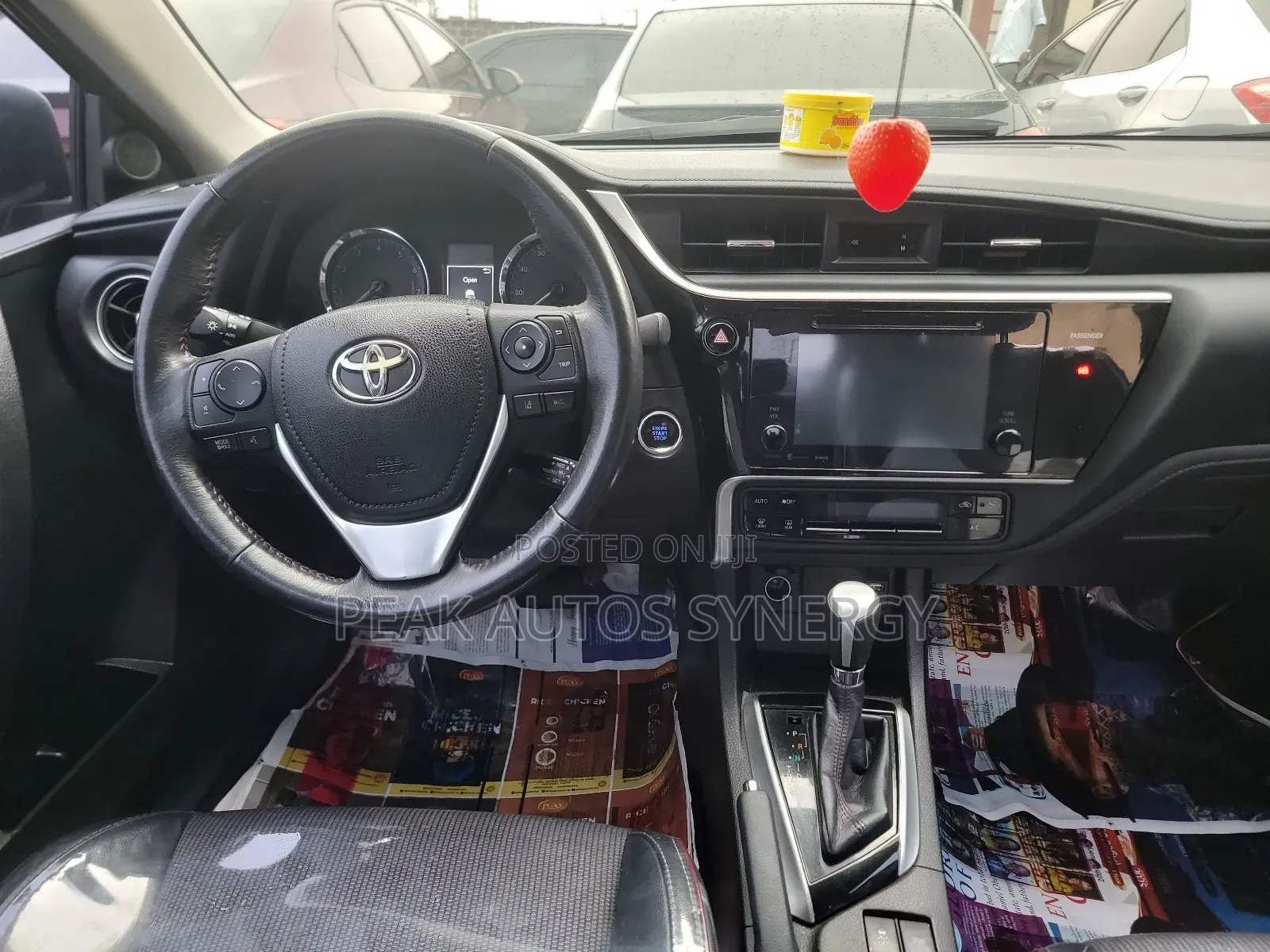 Toyota Corolla SE (1.8L 4cyl 6M) 2018 Burgundy