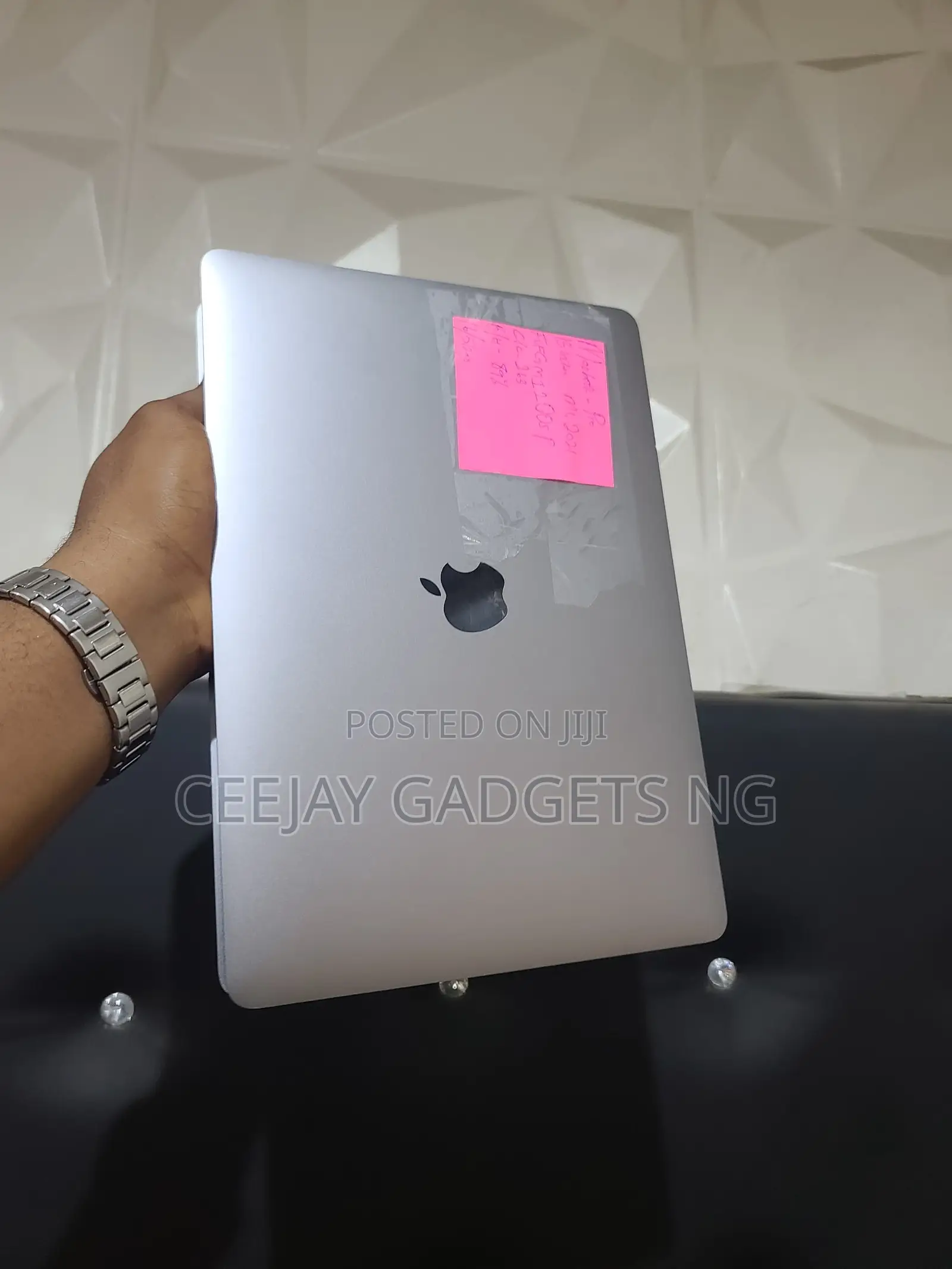 Laptop Apple MacBook Pro 2020 16GB Apple M1 SSD 512GB