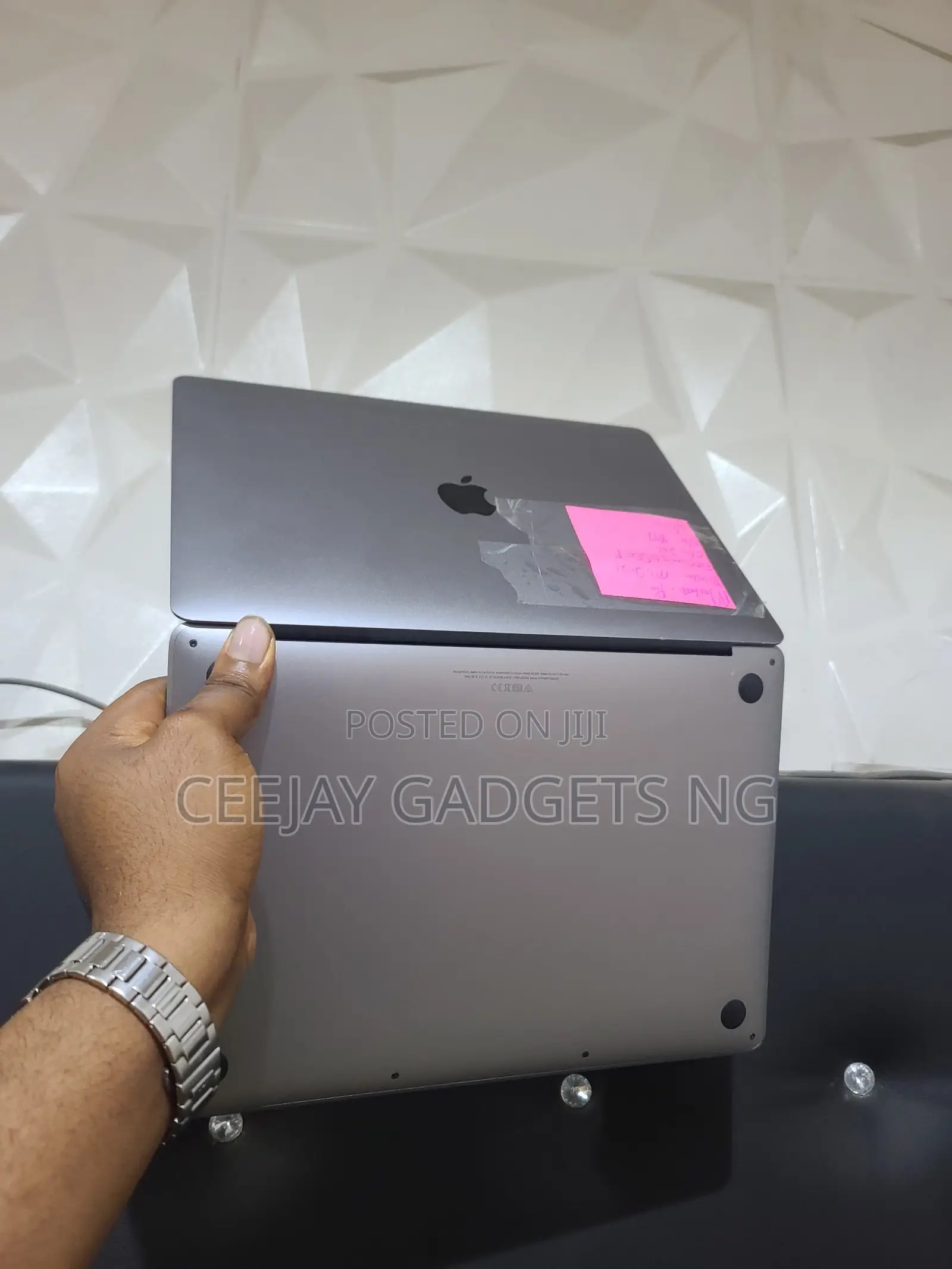 Laptop Apple MacBook Pro 2020 16GB Apple M1 SSD 512GB