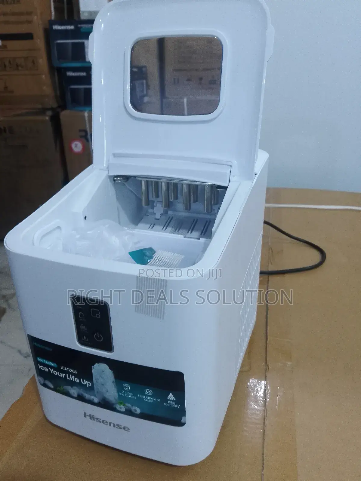 High-Speed Hisense Ice Cube Maker: 12kg of Ice in 24 Hours