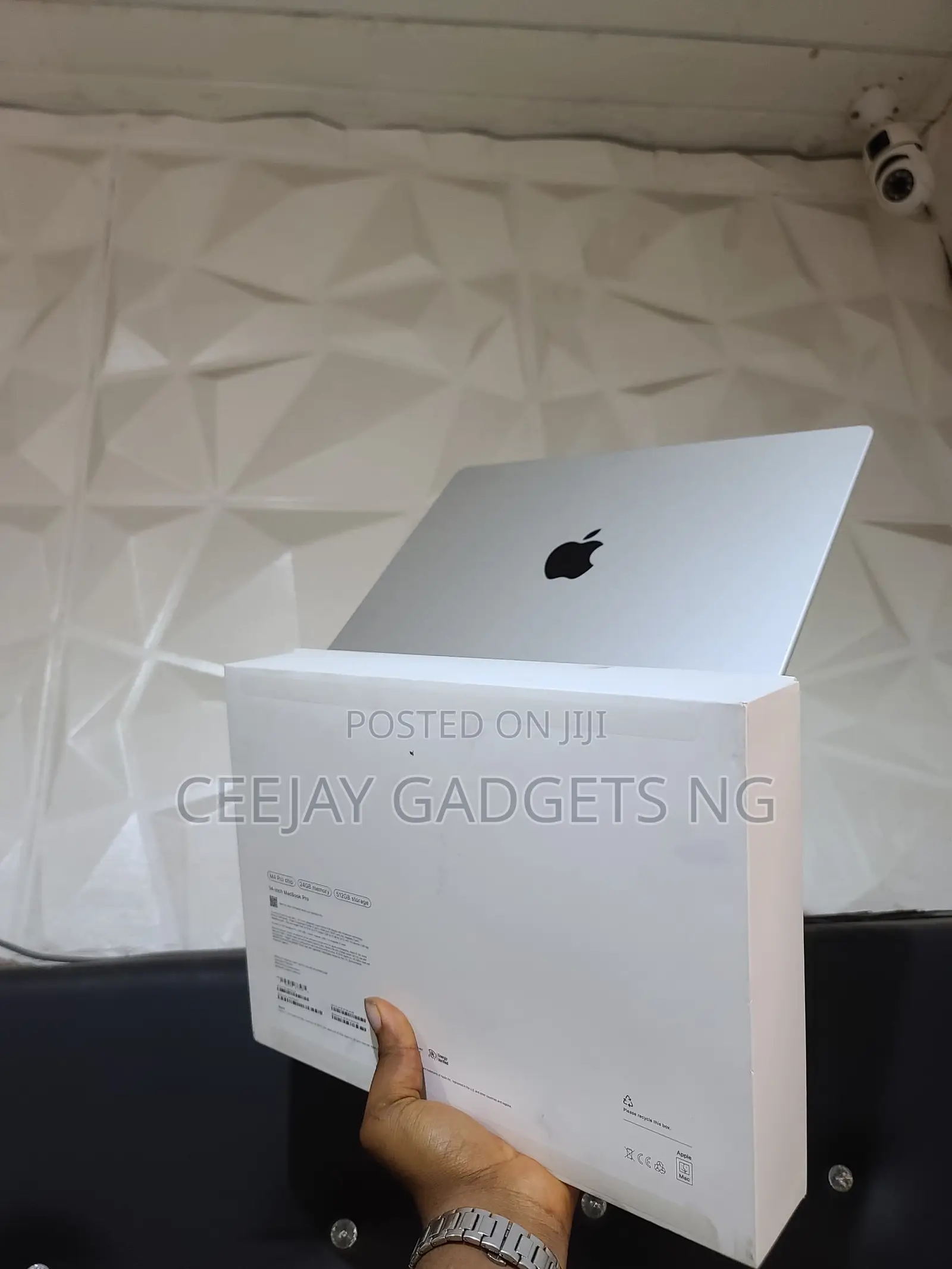 Laptop Apple MacBook Pro 2024 M4 Pro 14-inch 24GB Apple M4 SSD 512GB