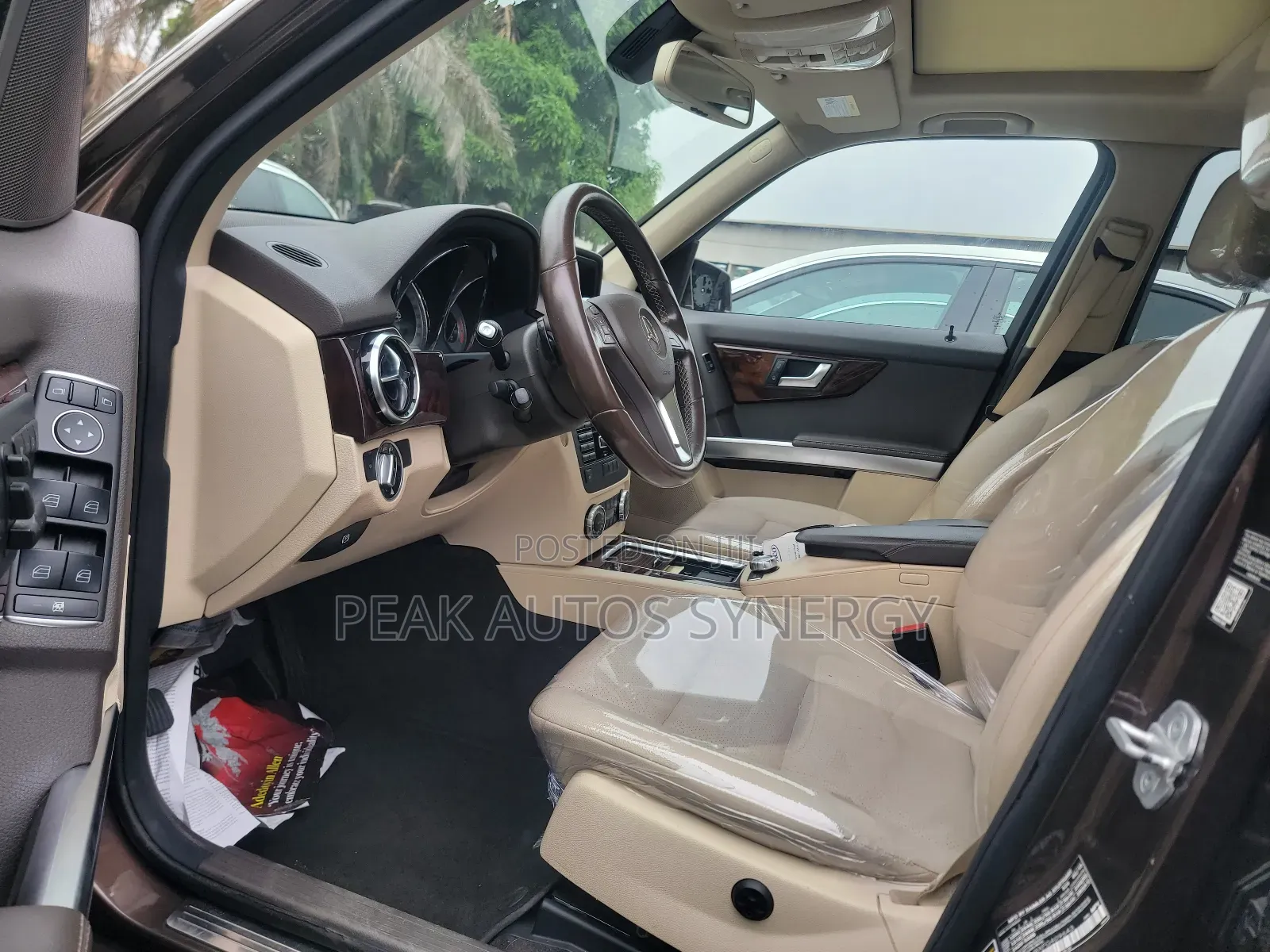 Mercedes-Benz GLK-Class Base GLK 350 4dr AWD 4MATIC (3.5L 6cyl 7A) 2015