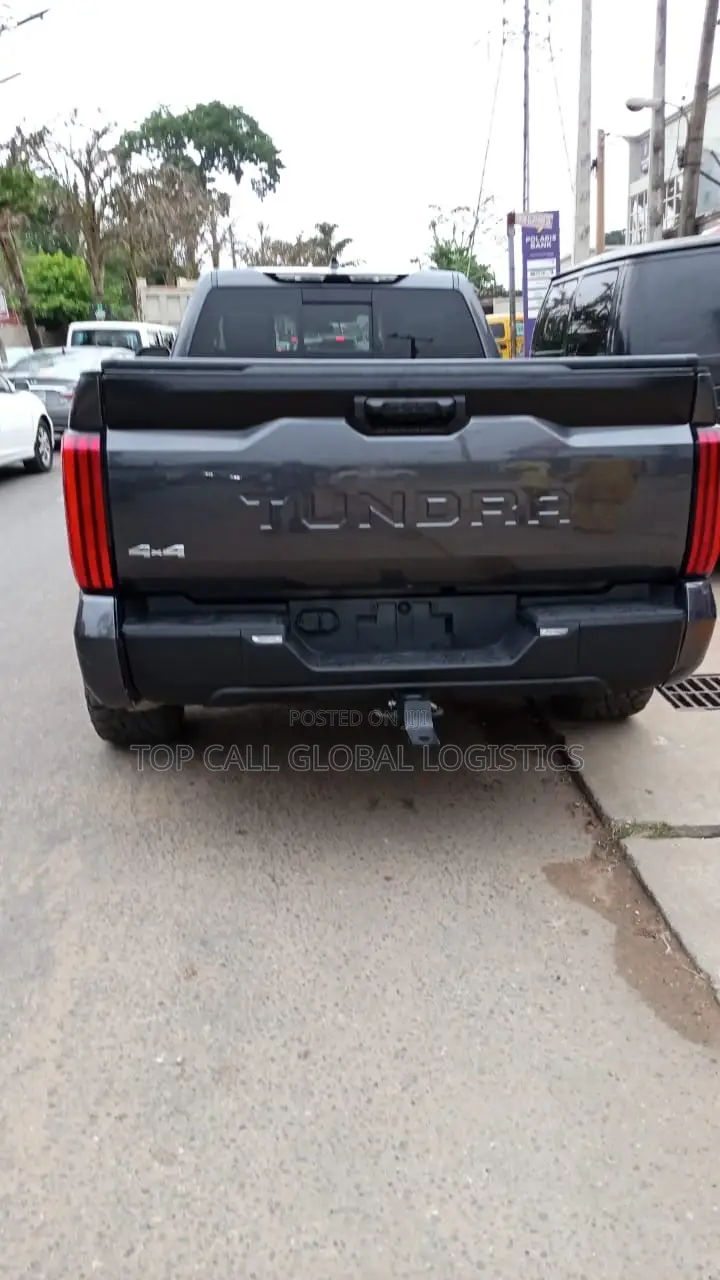 Toyota Tundra Platinum CrewMax 6.5' Bed 2023 Black