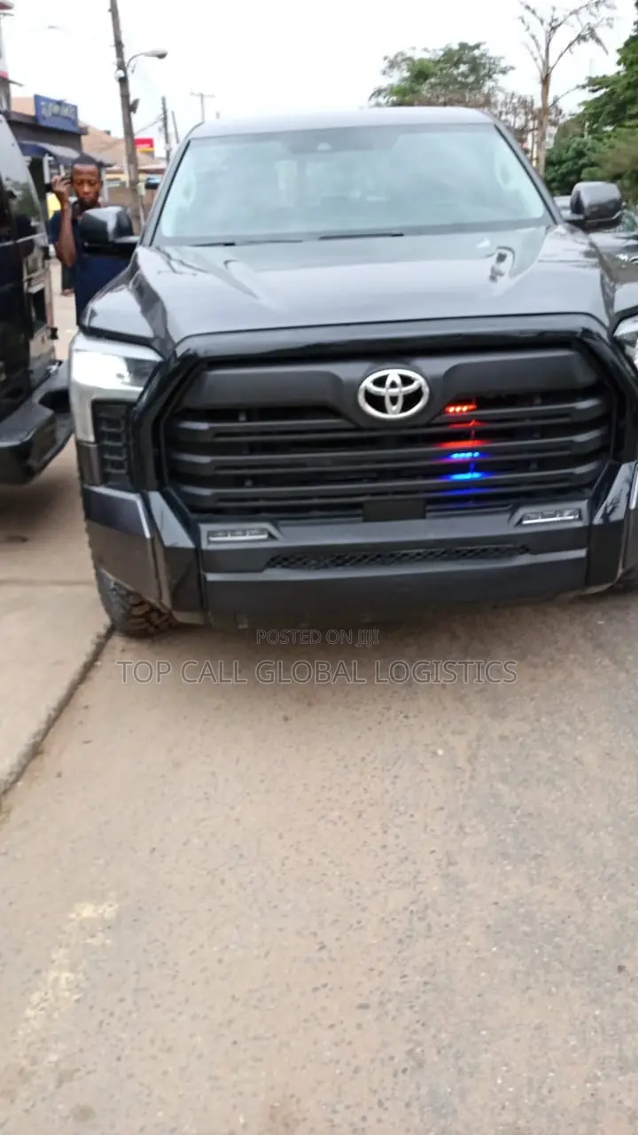 Toyota Tundra Platinum CrewMax 6.5' Bed 2023 Black