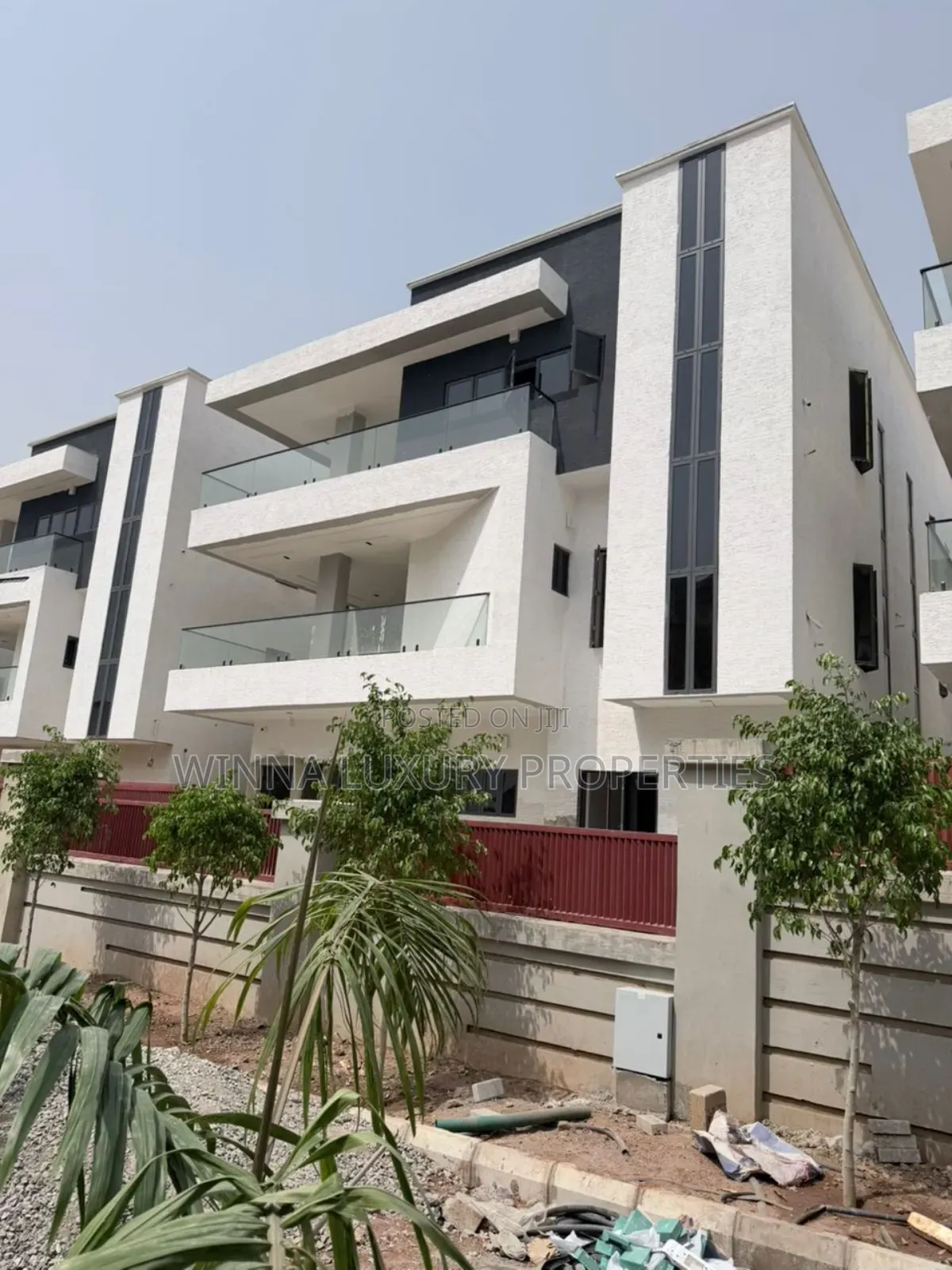 6 Bedrooms Detached Mansion