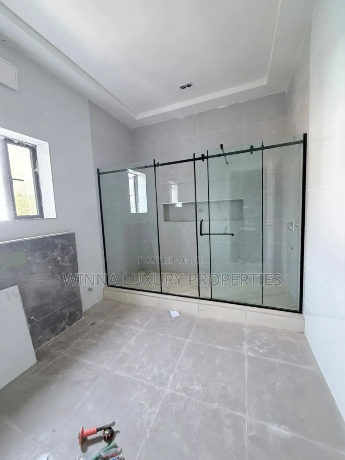 6 Bedrooms Detached Mansion