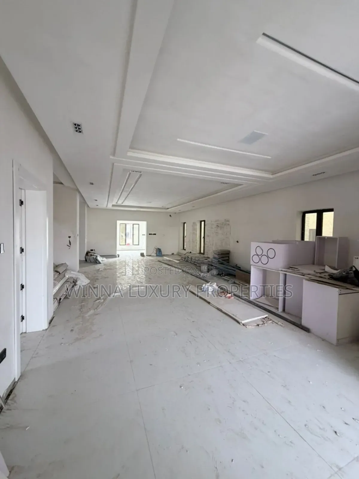 6 Bedrooms Detached Mansion