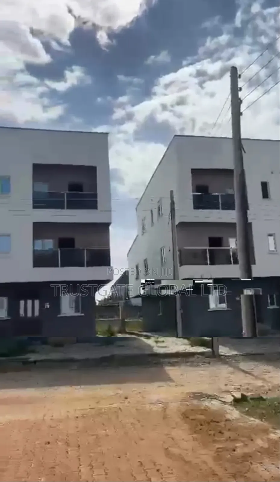 5bdrm Duplex in Paradise Estate, Durumi for sale