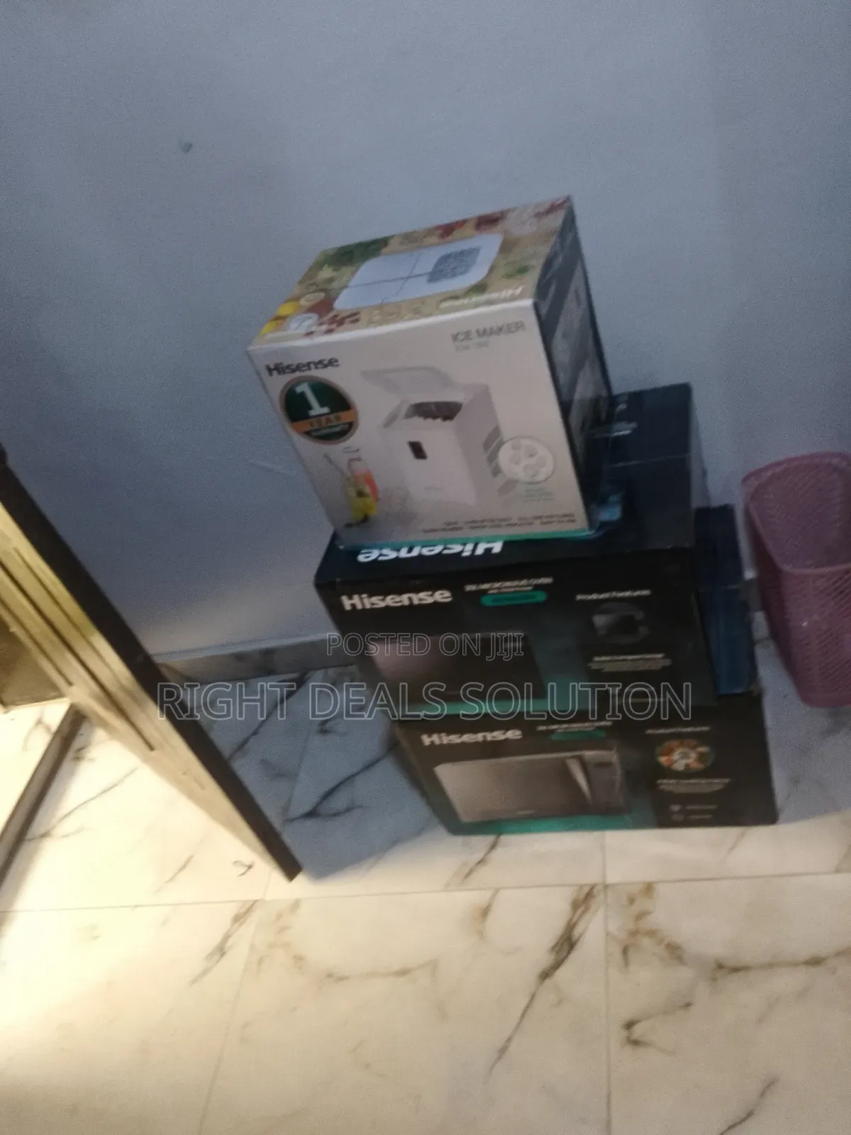 Always Stocked for Parties: The High-Capacity Hisense 12kg Ice Maker