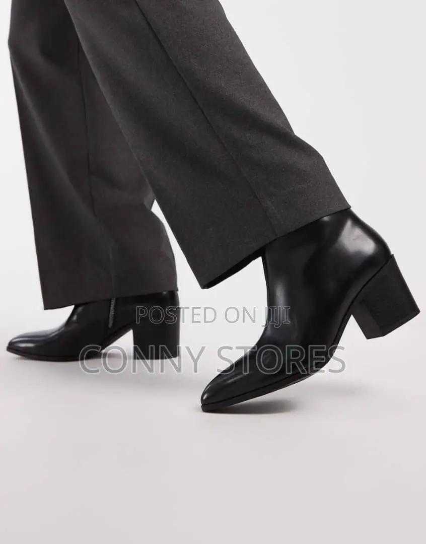 Cop the Heeled Leather Ankle Boot in Black*