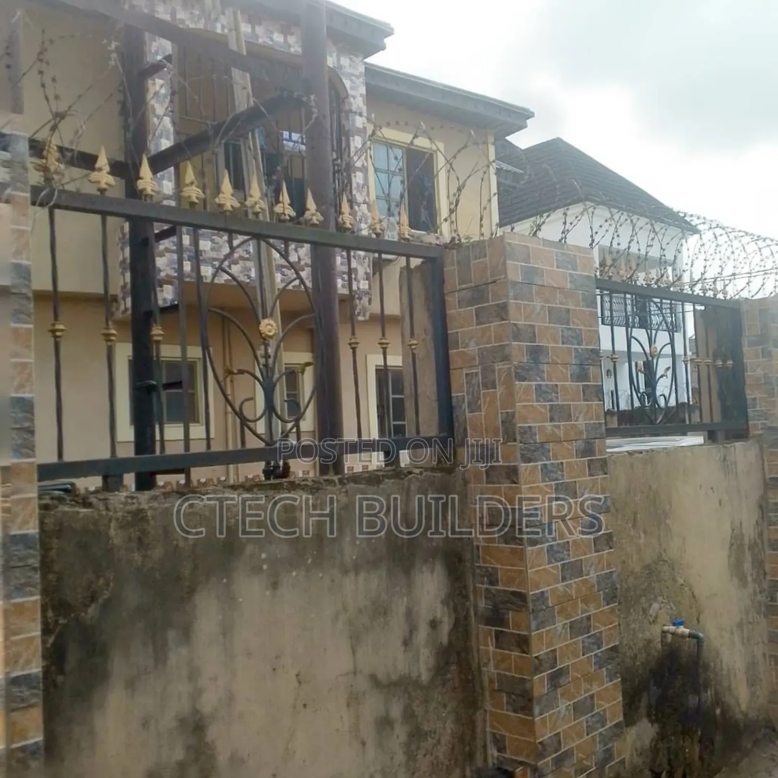 3bdrm Block of Flats in Benin City for sale