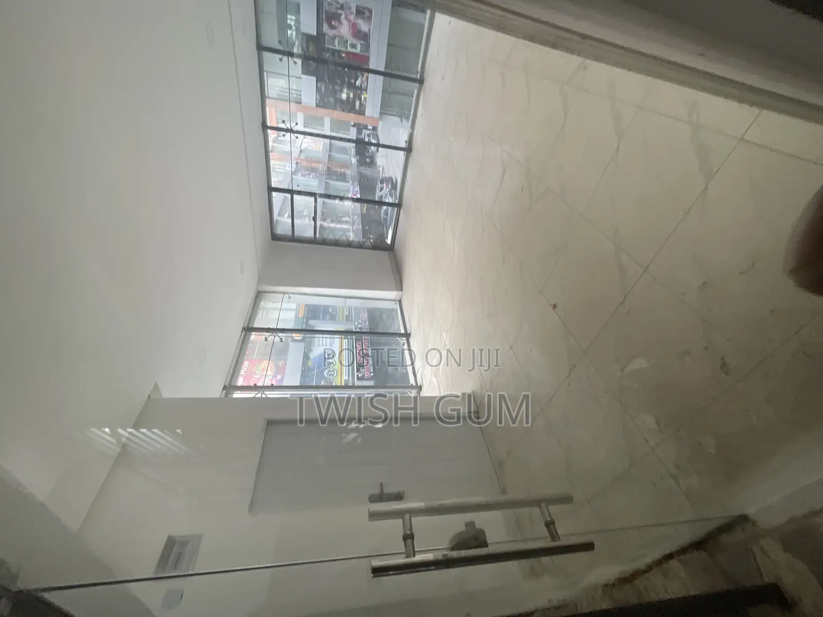 Office Space /Shop To Let With Rest Room