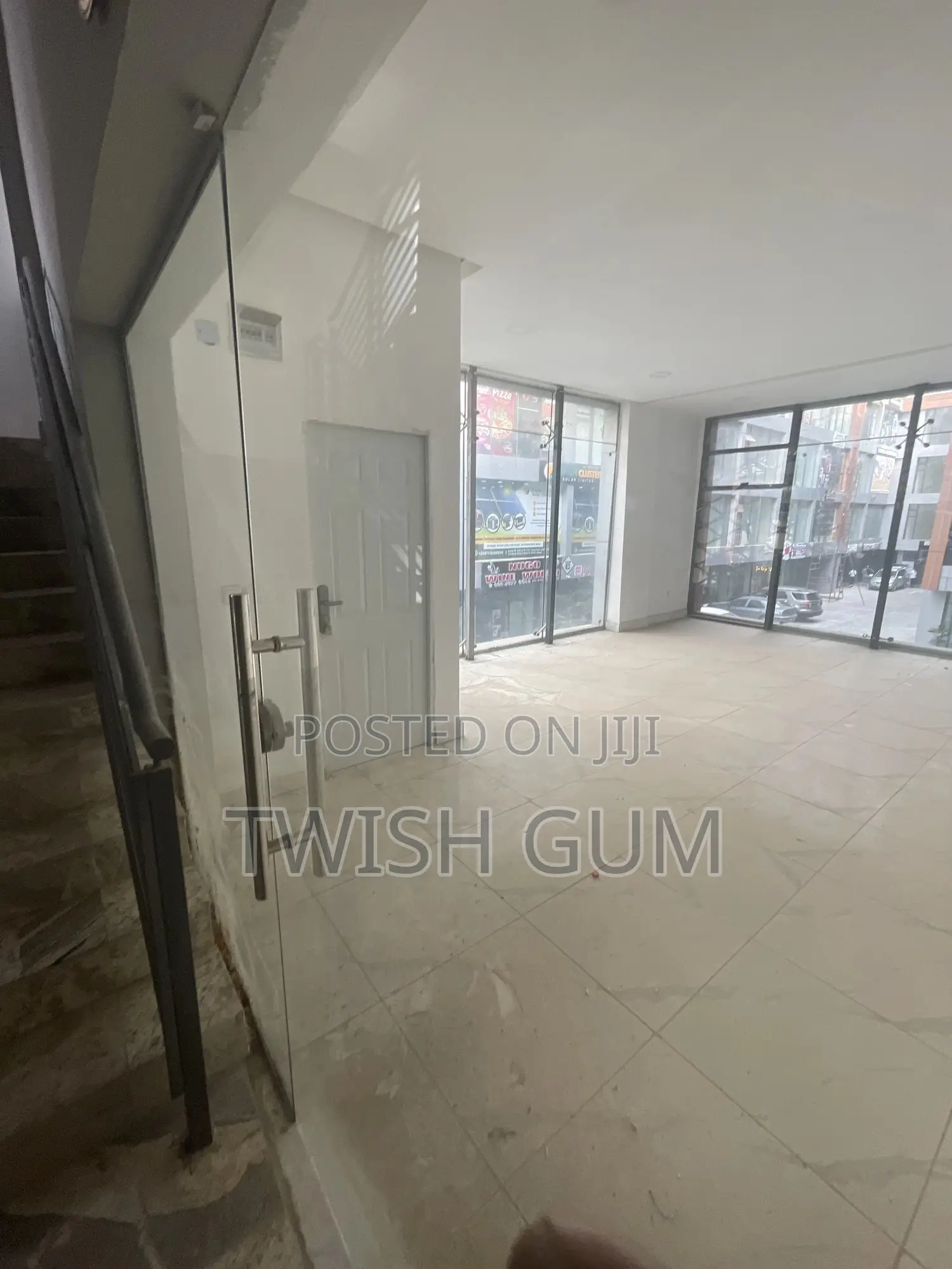 Office Space /Shop To Let With Rest Room