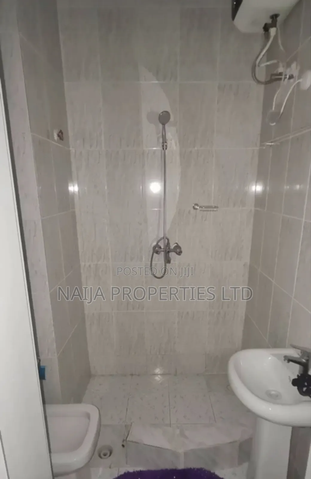 3bdrm Apartment in Jubilee Estate, Sangotedo for sale