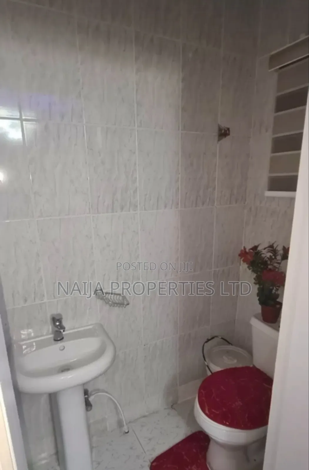 3bdrm Apartment in Jubilee Estate, Sangotedo for sale
