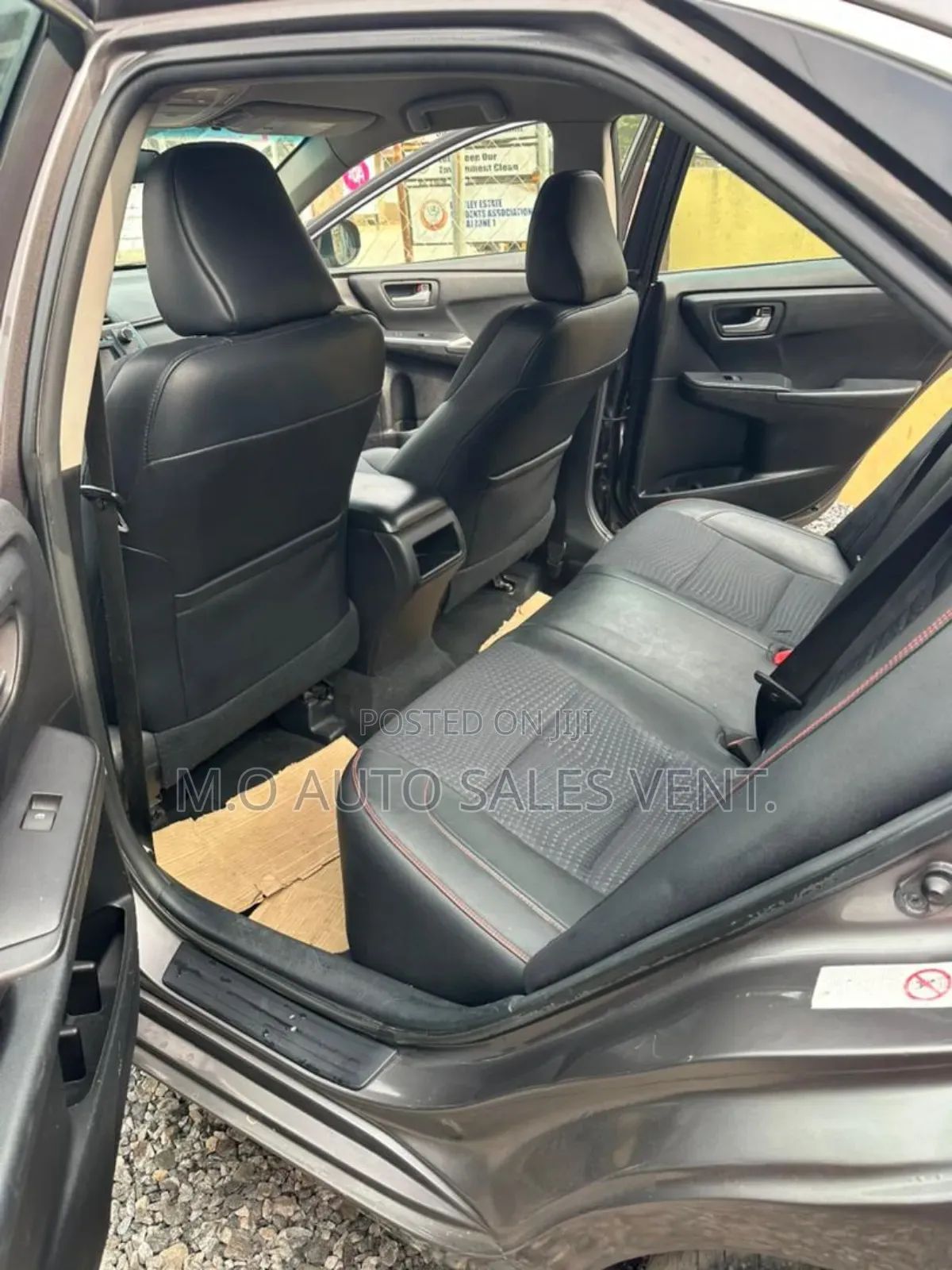 Toyota Camry SE 4dr Sedan (2.5L 4cyl 6A) 2015 Gray