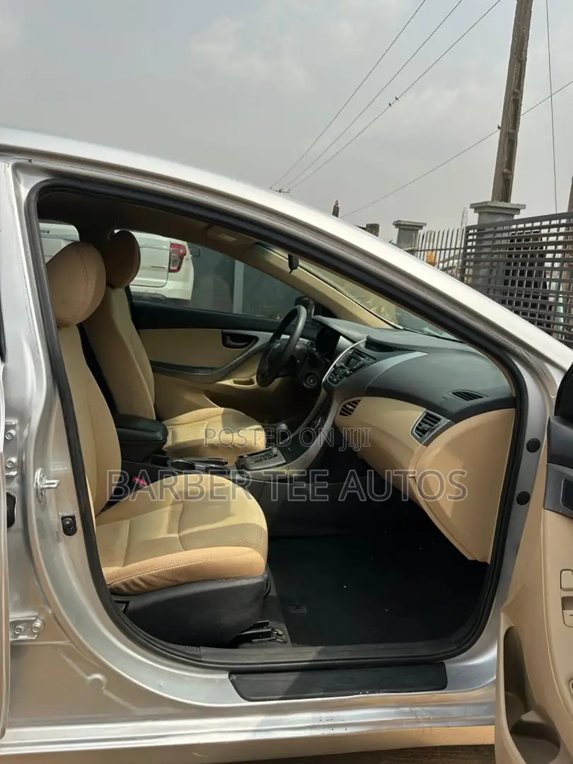Hyundai Elantra 2014 Silver