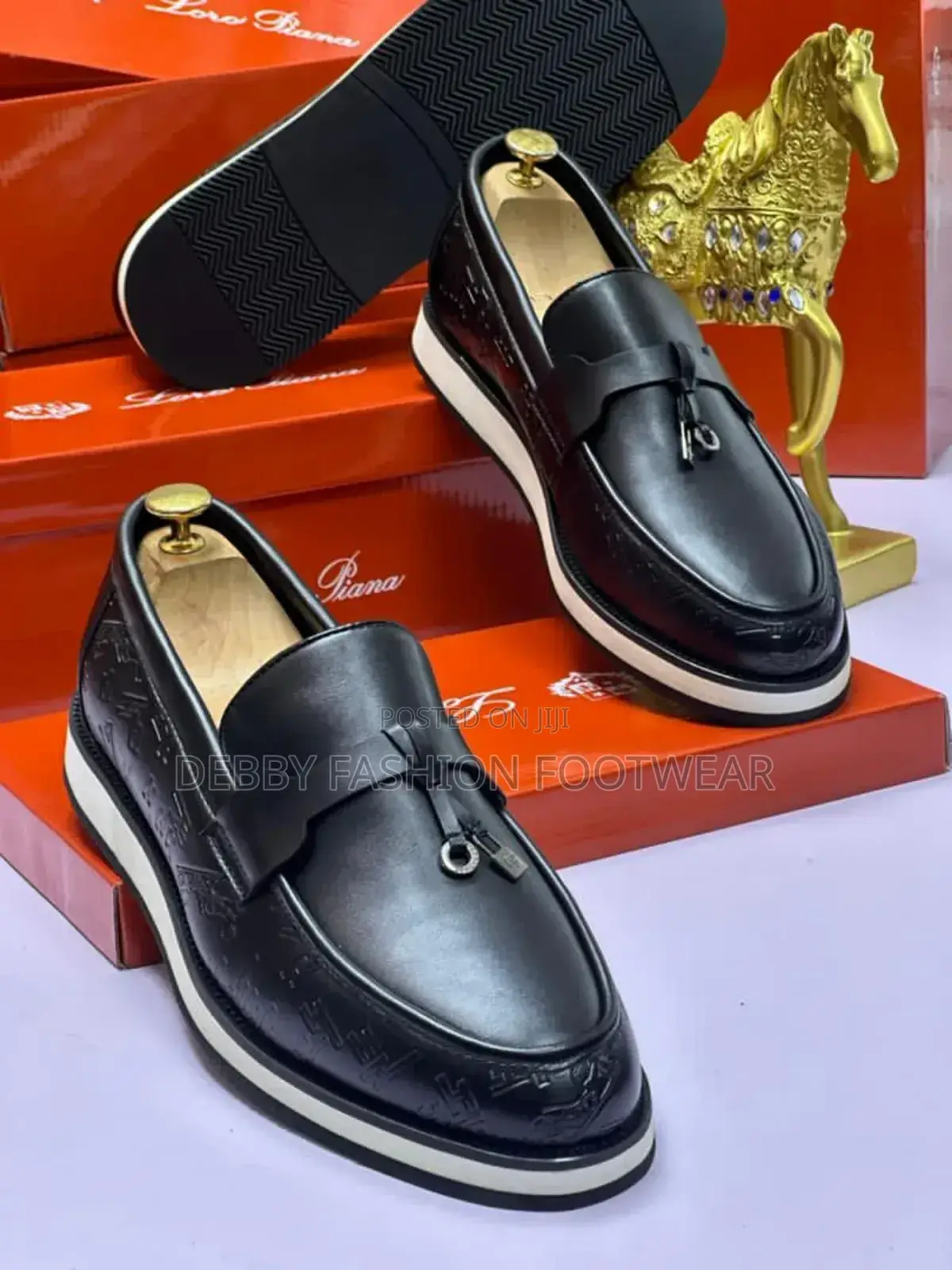 Experience Elegance With Loro Piana Men’S Footwear